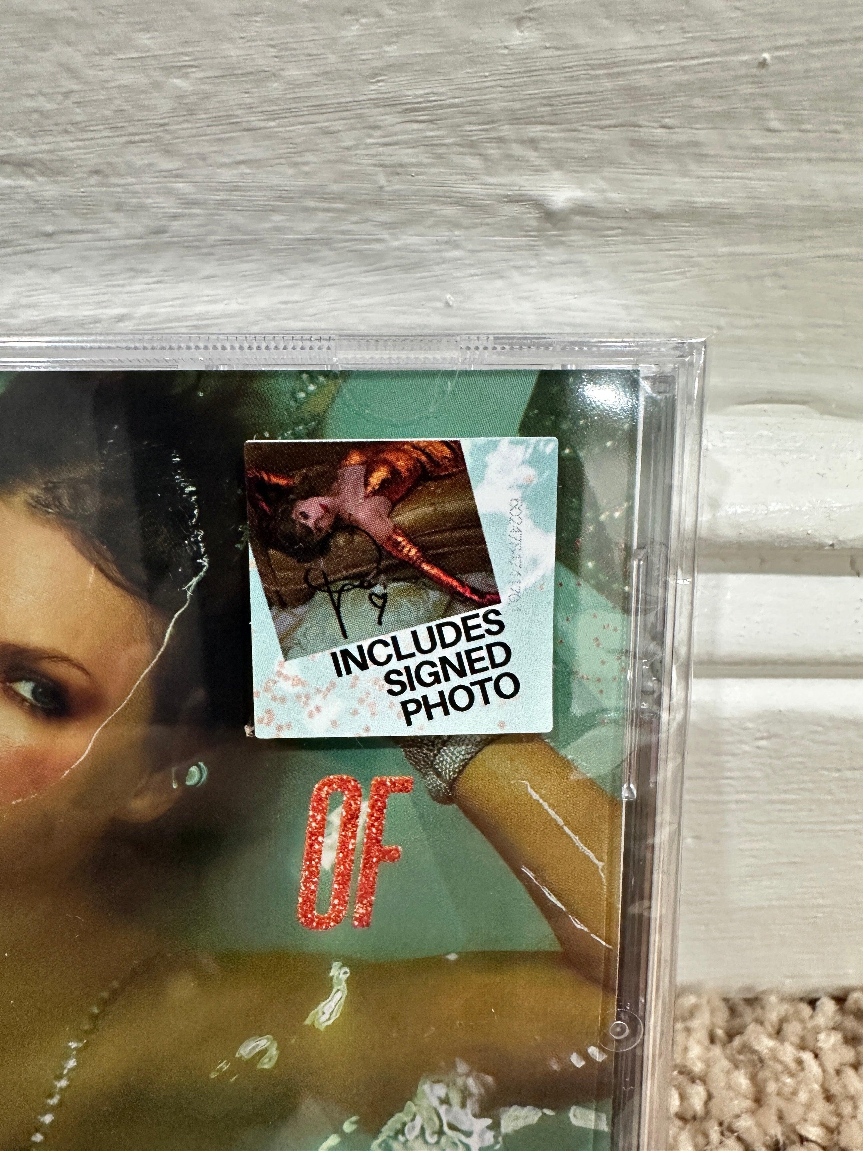 Taylor Swift The Life of a Showgirl CD Signed 1x READ DESC